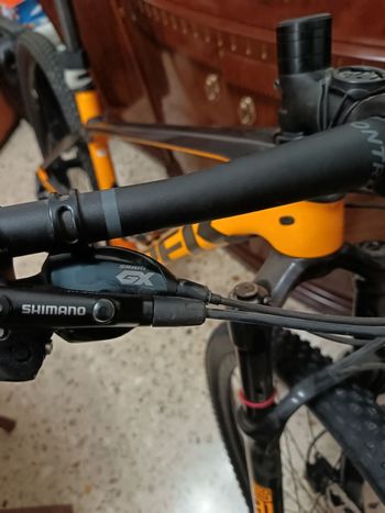Used Trek Procaliber 9.7 2023 2023 Mountainbike, Orange, 29, 27.5 — image 2 of 9