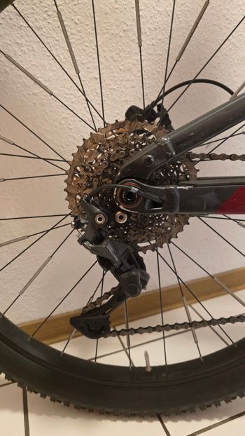Used Trek Powerfly FS 4 625 2021 2021 Mountainbike, Rojo — image 4 of 7