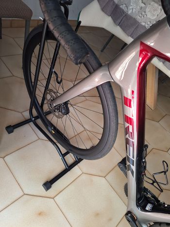 Used Trek Domane SL 5 Gen 4 2023 2023 Road & Gravel, Light Gray — image 13 of 16