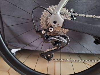 Used Trek Domane SL 5 Gen 4 2023 2023 Road & Gravel, Light Gray — image 4 of 16