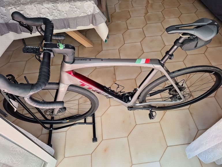 Used Trek Domane SL 5 Gen 4 2023 2023 Road & Gravel, Light Gray — image 14 of 16