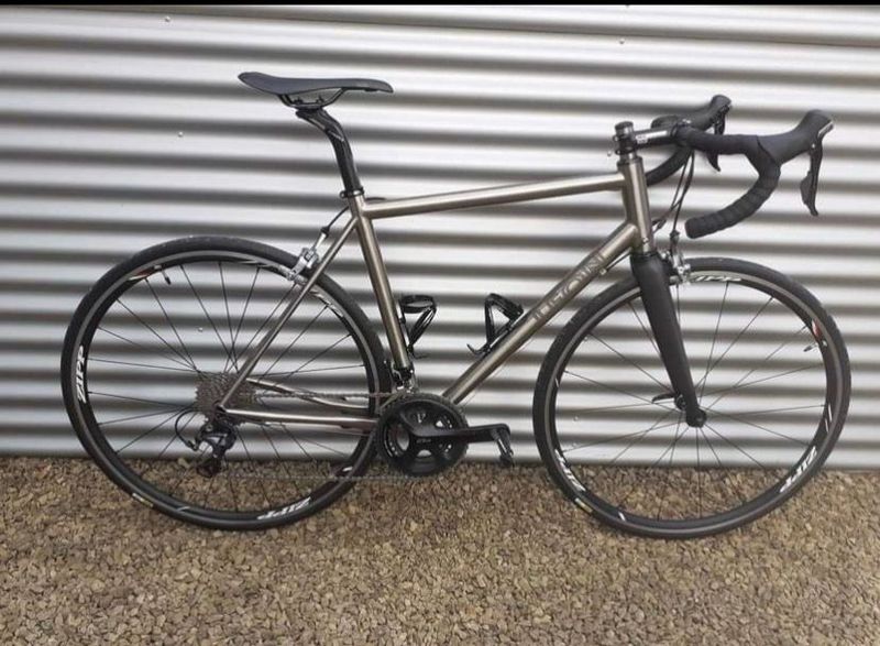 Używany Leon Torrentibus Custom Shimano 105 2018 Road & Gravel