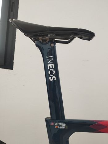 Used Pinarello DOGMA F DURA ACE Di2 2024 2024 Road & Gravel, Rot — image 2 of 14