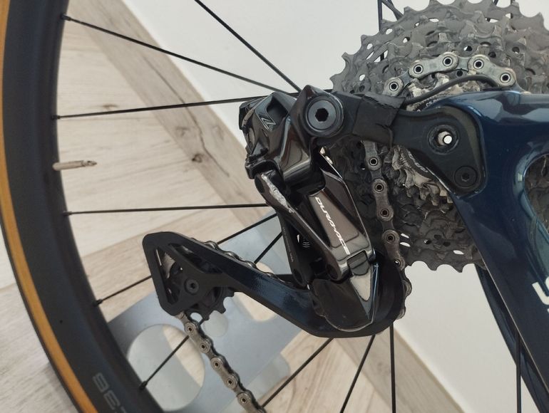 Used Pinarello DOGMA F DURA ACE Di2 2024 2024 Road & Gravel, Rot — image 4 of 14