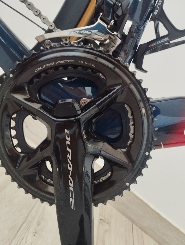 Used Pinarello DOGMA F DURA ACE Di2 2024 2024 Road & Gravel, Rot — image 3 of 14