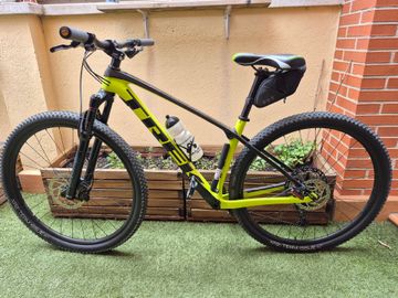 Used Trek Procaliber 9.6 2022 2022 Mountainbike, Orange, 29 — image 2 of 6