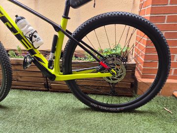 Used Trek Procaliber 9.6 2022 2022 Mountainbike, Orange, 29 — image 4 of 6