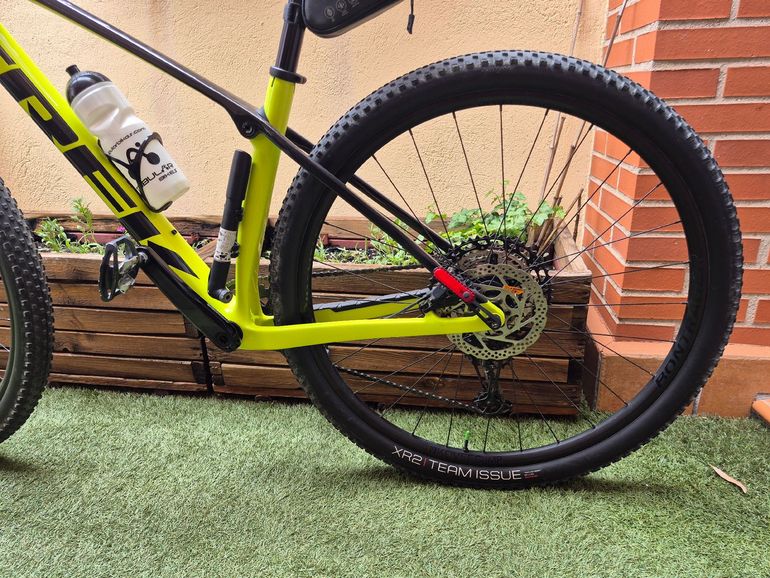 Used Trek Procaliber 9.6 2022 2022 Mountainbike, Orange, 29 — image 4 of 6