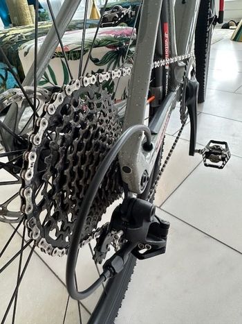 Used BMC URS ONE (VAR 1) 2022 2022 Road & Gravel, Light Gray — image 5 of 17