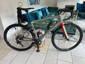 Used BMC URS ONE (VAR 1) 2022 2022 Road & Gravel, Light Gray — image 3 of 17