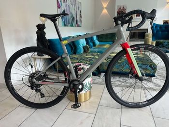 Used BMC URS ONE (VAR 1) 2022 2022 Road & Gravel, Light Gray — image 2 of 17