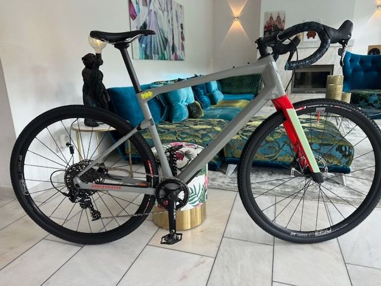 Used BMC URS ONE (VAR 1) 2022 2022 Road & Gravel, Light Gray — image 2 of 17