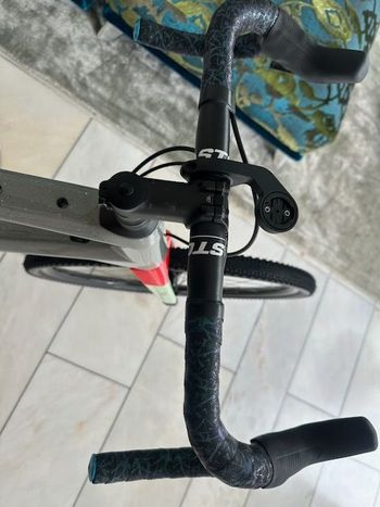 Used BMC URS ONE (VAR 1) 2022 2022 Road & Gravel, Light Gray — image 9 of 17