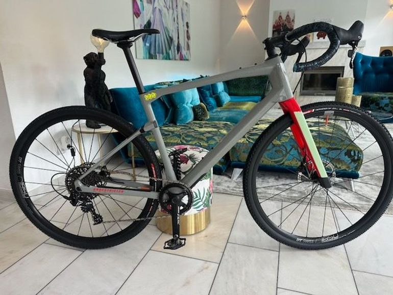 Used BMC URS ONE (VAR 1) 2022 2022 Road & Gravel, Light Gray — image 1 of 17