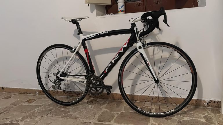 Used FRW FRW Custom Campagnolo Chorus 2016 Road & Gravel, Nero — image 1 of 3