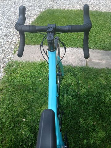 Tweedehands Bianchi Aria - 105 2022 2022 Road & Gravel — afbeelding 4 van 6