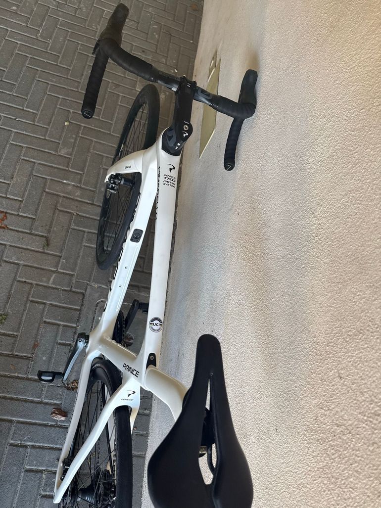 Used Pinarello PRINCE ULTEGRA Di2 12S Disc 2022 2022 Road & Gravel, White — image 5 of 16