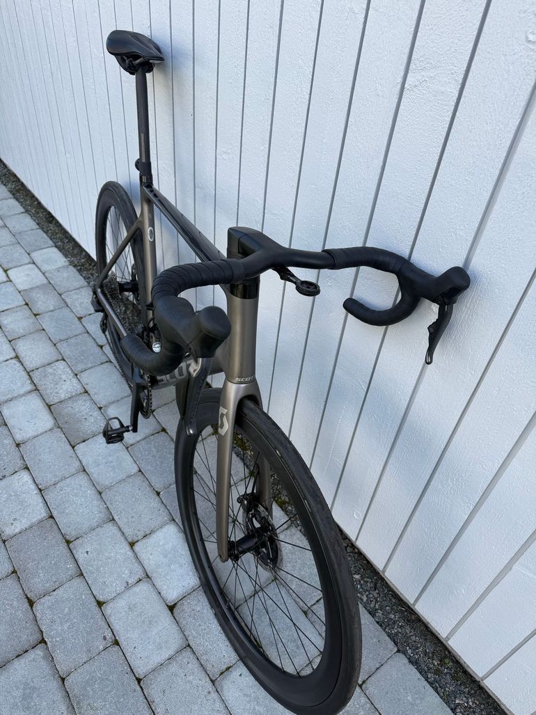 Used Scott Addict Shimano Ultegra Di2 2019 Road & Gravel, Hellgrau — image 2 of 4