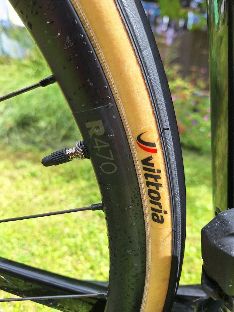 Used Giant Defy Advanced Pro 1 2024 2024 Road & Gravel, White — image 6 of 6