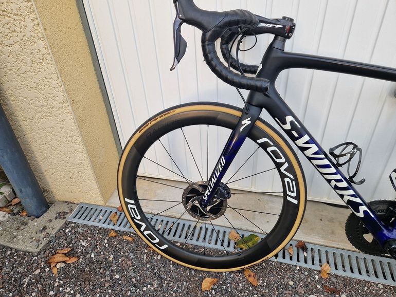 Used Specialized S-Works Tarmac SL6 Disc - Dura Ace Di2 2020 2020 Road & Gravel, Schwarz — image 11 of 13
