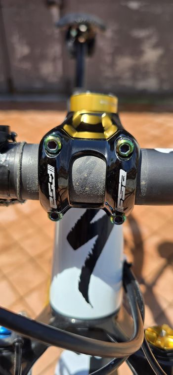 Used Specialized Epic Pro 2023 2023 Mountainbike, White — image 6 of 12