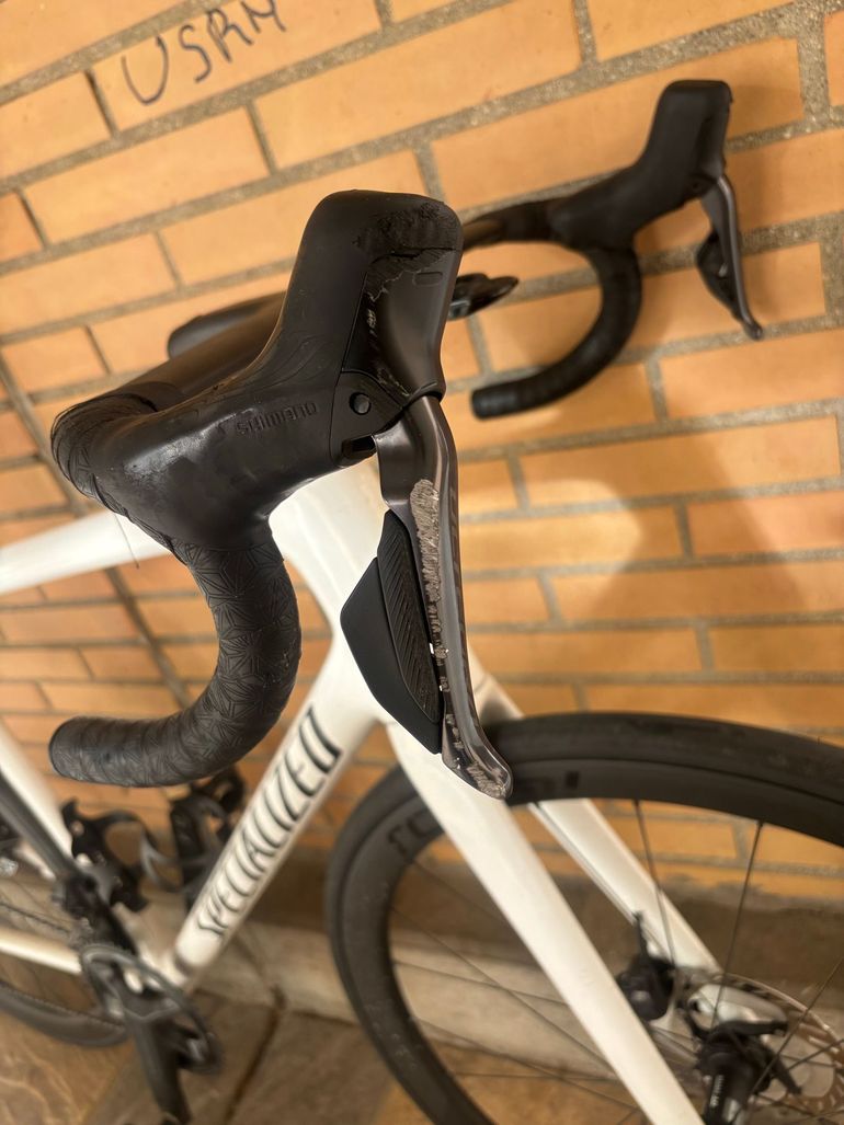 Used Specialized Tarmac SL8 Expert - Shimano Ultegra Di2 2025 2025 Road & Gravel, White — image 4 of 9
