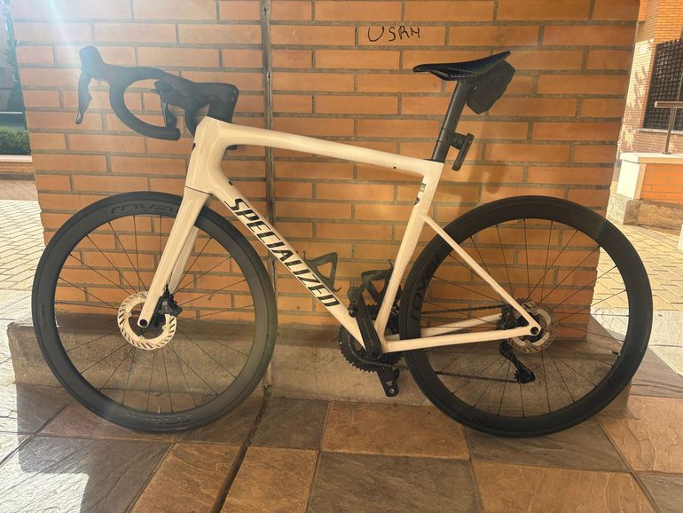 Used Specialized Tarmac SL8 Expert - Shimano Ultegra Di2 2025 2025 Road & Gravel, White — image 1 of 9