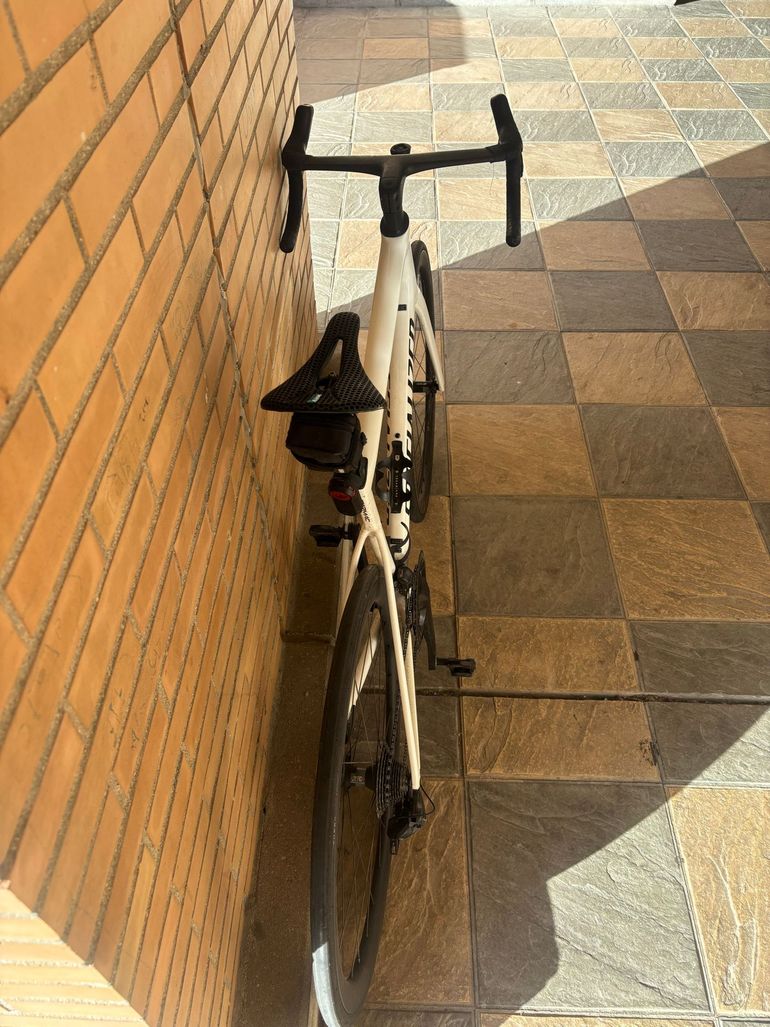 Used Specialized Tarmac SL8 Expert - Shimano Ultegra Di2 2025 2025 Road & Gravel, White — image 9 of 9