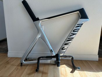 Used Canyon Aeroad CF SLX 8 AXS 2024 Frameset 2024 Road & Gravel