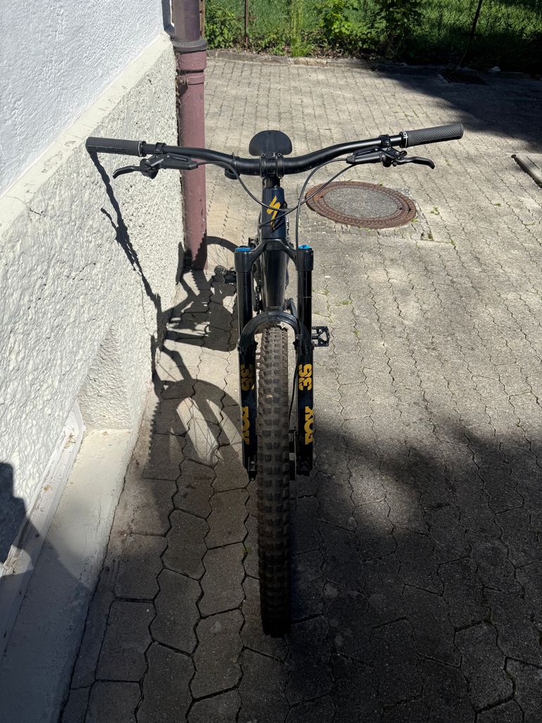 Used Specialized Stumpjumper EVO Expert 2024 2024 Mountainbike, Blue, 29 — image 4 of 17