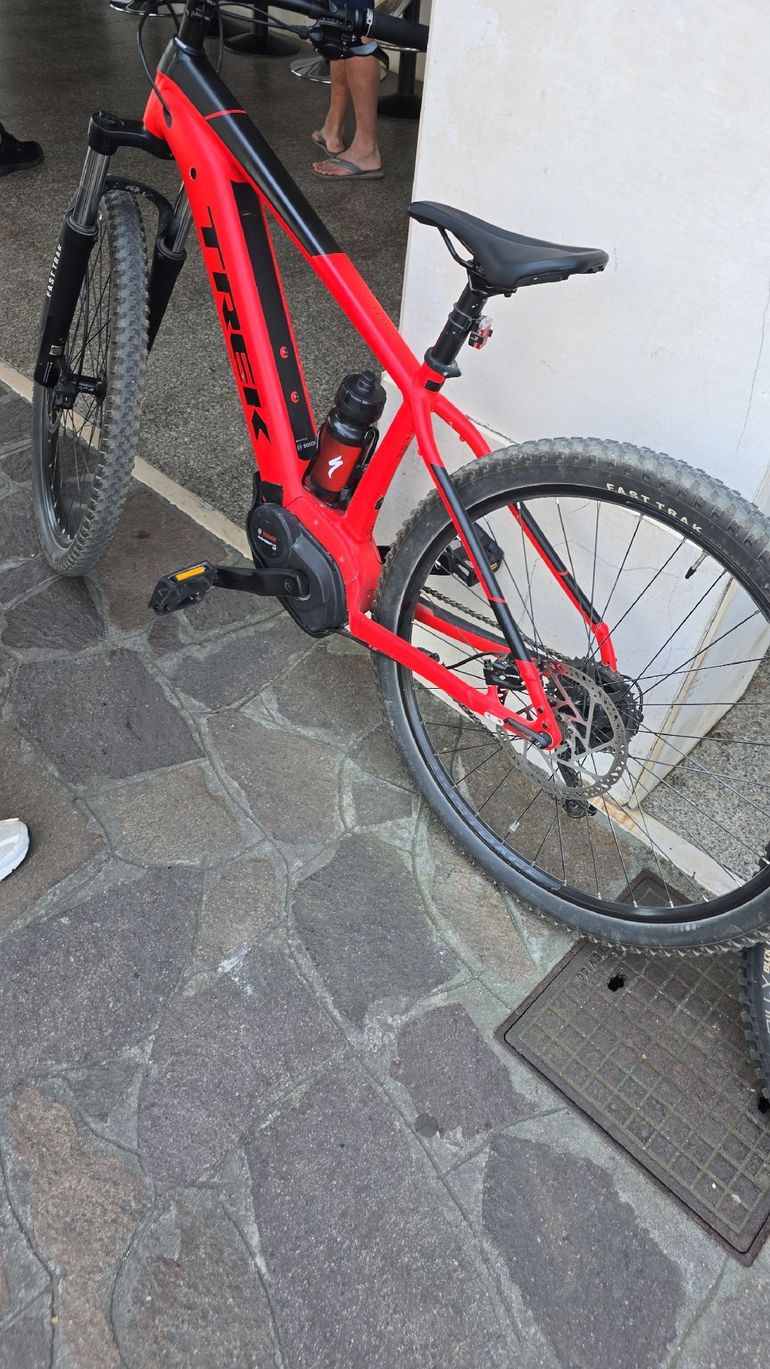Used Trek Powerfly 4 2022 2022 Mountainbike — image 3 of 3