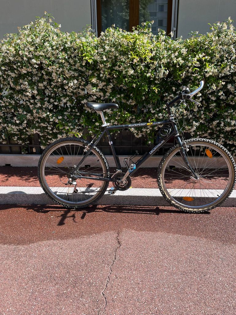Used DECATHLON DECATHLON Custom Shimano Tourney 1995 Mountainbike, Black — image 3 of 3