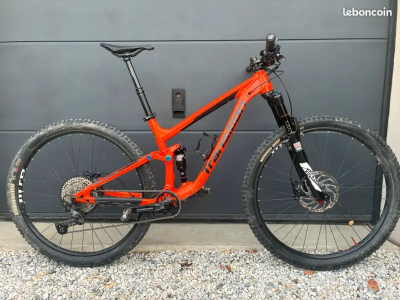 Used Santa Cruz Transition Smuggler 2016 Mountainbike, Orange — image 1 of 13