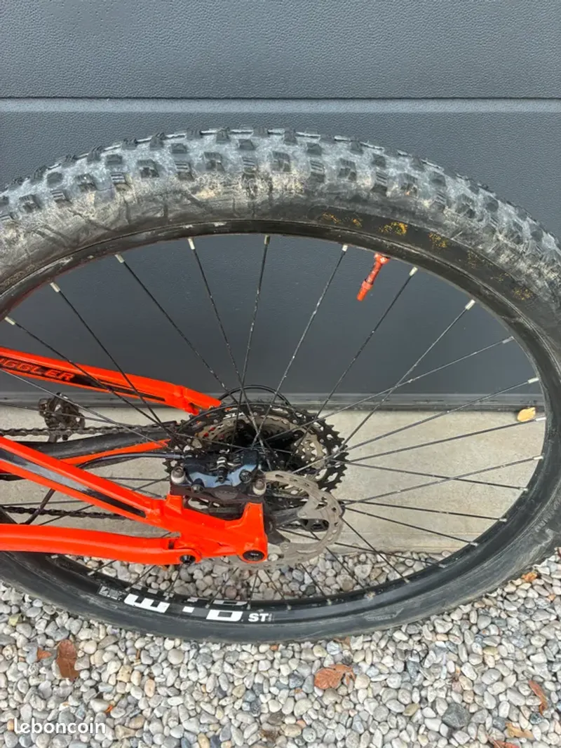 Used Santa Cruz Transition Smuggler 2016 Mountainbike, Orange — image 9 of 13