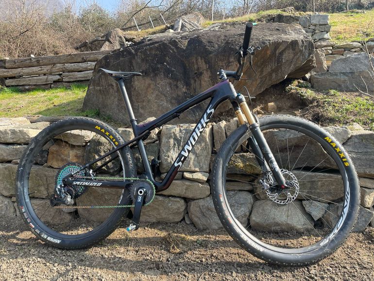 Used Specialized Epic Frameset 2025 Mountainbike, Negro — image 2 of 4