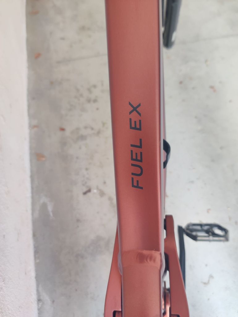Used Trek Fuel EX 8 Gen 6 2023 2023 Mountainbike — image 6 of 10