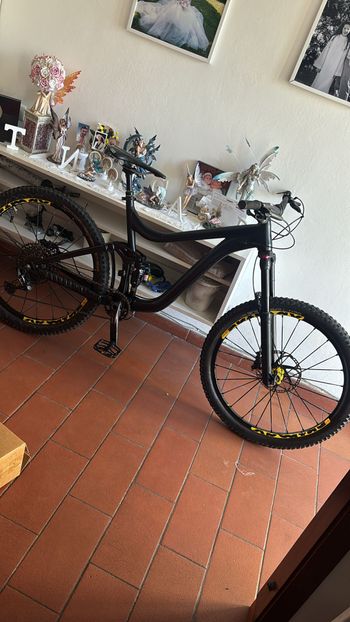 Used Giant Reign 2 2017 2017 Mountainbike, Negro — image 3 of 3