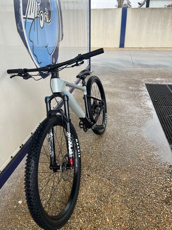 Used Focus RAVEN 8.8 2023 2023 Mountainbike, Light Gray, 29 — image 7 of 9