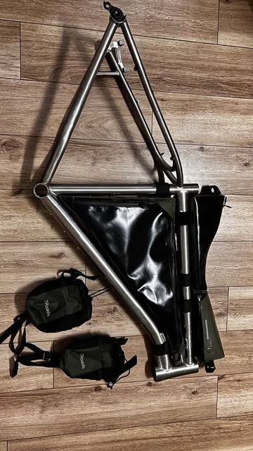 Used Custom BatFastard Frameset 2023 Mountainbike, Light Gray — image 4 of 4