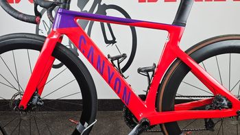 Used Canyon Aeroad CF SLX 8 Disc eTap 2023 2023 Road & Gravel, Black — image 9 of 22