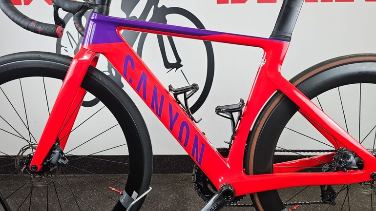 Used Canyon Aeroad CF SLX 8 Disc eTap 2023 2023 Road & Gravel, Black — image 9 of 22