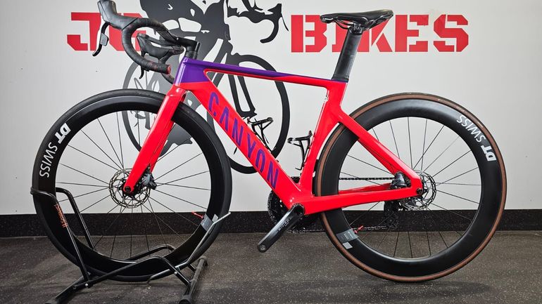 Used Canyon Aeroad CF SLX 8 Disc eTap 2023 2023 Road & Gravel, Black — image 3 of 22