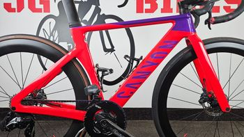 Used Canyon Aeroad CF SLX 8 Disc eTap 2023 2023 Road & Gravel, Black — image 2 of 22