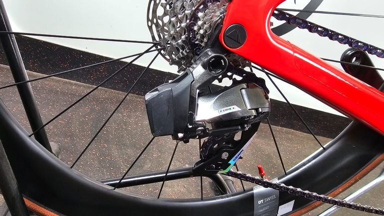 Used Canyon Aeroad CF SLX 8 Disc eTap 2023 2023 Road & Gravel, Black — image 22 of 22