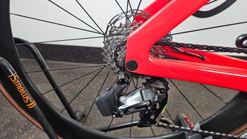 Used Canyon Aeroad CF SLX 8 Disc eTap 2023 2023 Road & Gravel, Black — image 19 of 22