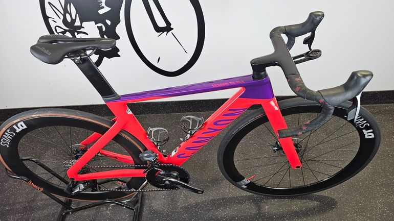 Used Canyon Aeroad CF SLX 8 Disc eTap 2023 2023 Road & Gravel, Black — image 12 of 22