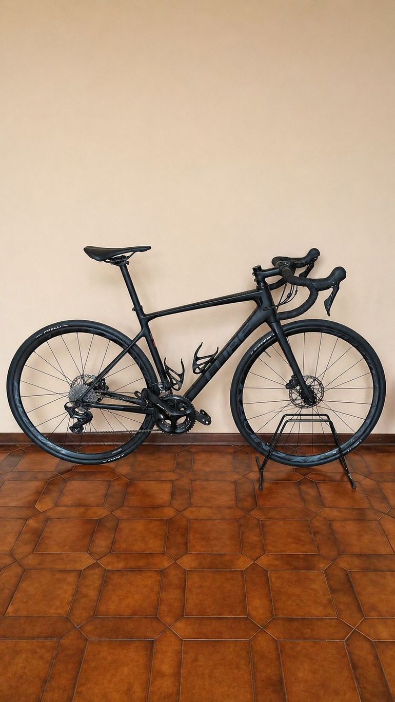 Used CUBE ATTAIN GTC SLT Disc 2018 2018 Road & Gravel, Schwarz — image 1 of 3