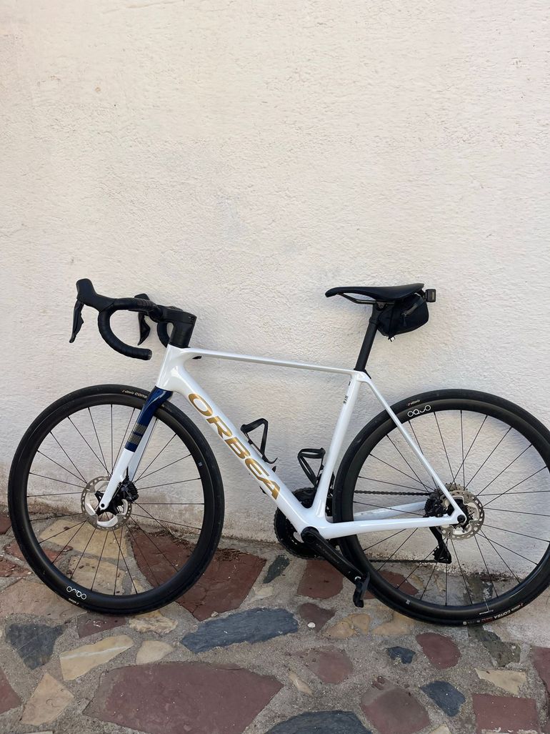 Used Orbea ORCA M20iTEAM 2025 2025 Road & Gravel, White — image 2 of 7