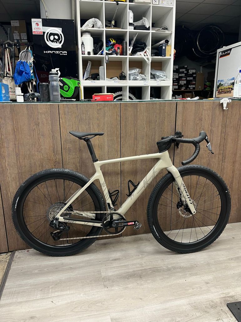 Used Scott Addict Gravel 20 2026 2026 Road & Gravel, Blanco — image 1 of 6