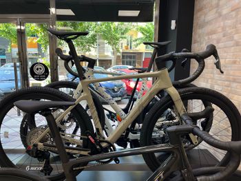 Used Scott Addict Gravel 20 2026 2026 Road & Gravel, Blanco — image 6 of 6